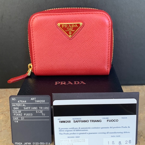 Prada Handbags - ❤️❤️SOLD❤️❤️Prada saffiano card case/coin case